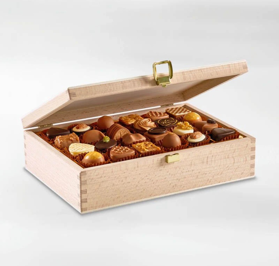 LADERACH 48 Assorted Praline Chocolates product thumbnail 2
